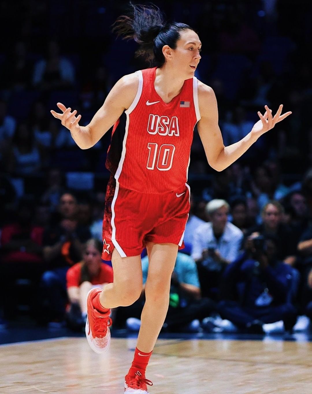 USA Women's Basketball Player In Game