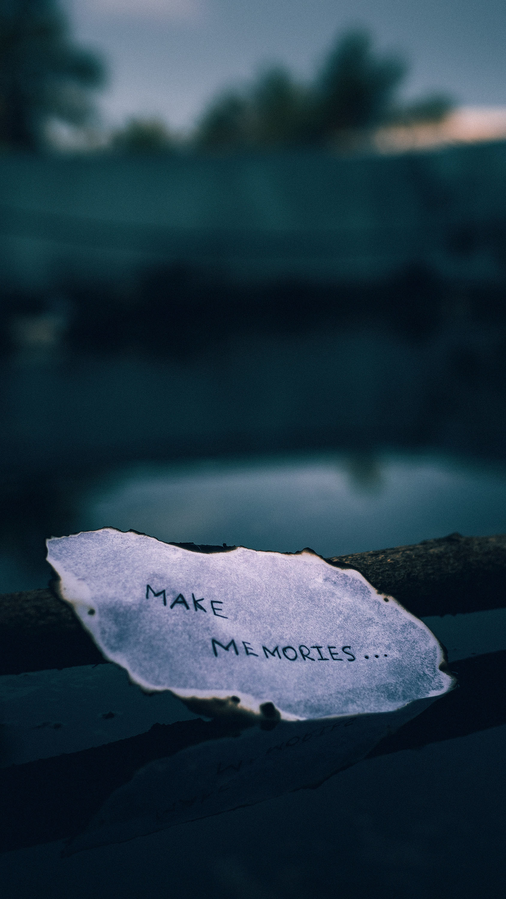 Make Memories Note By Water