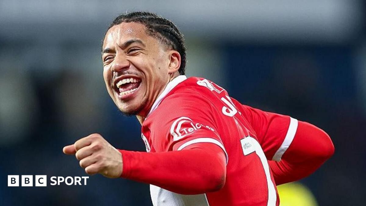 Sam Silvera: MK Dons sign former Middlesbrough winger