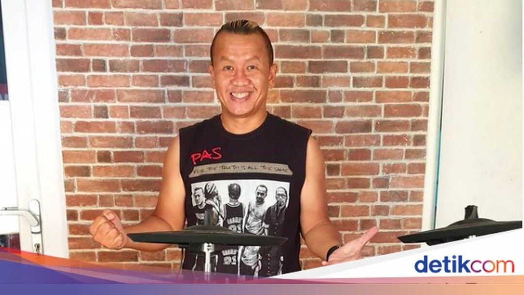 Sandy PAS Band Cerita Kenangan Manis Bersama Trisno