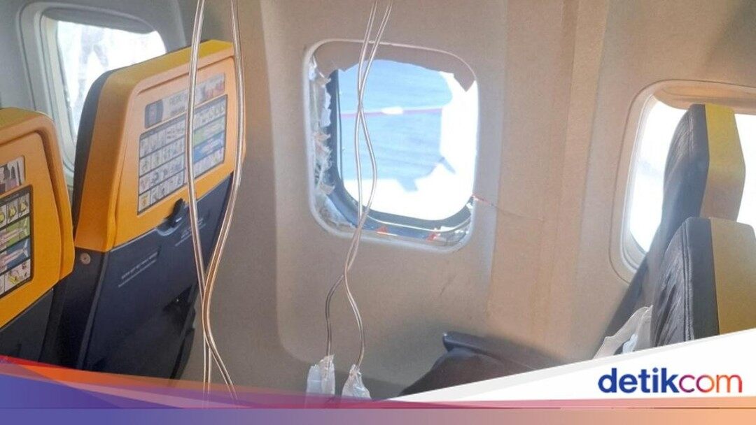 Usai Penumpang Terhisap Keluar Jendela, Maskapai Sebut Pesawat Tetap Teraman