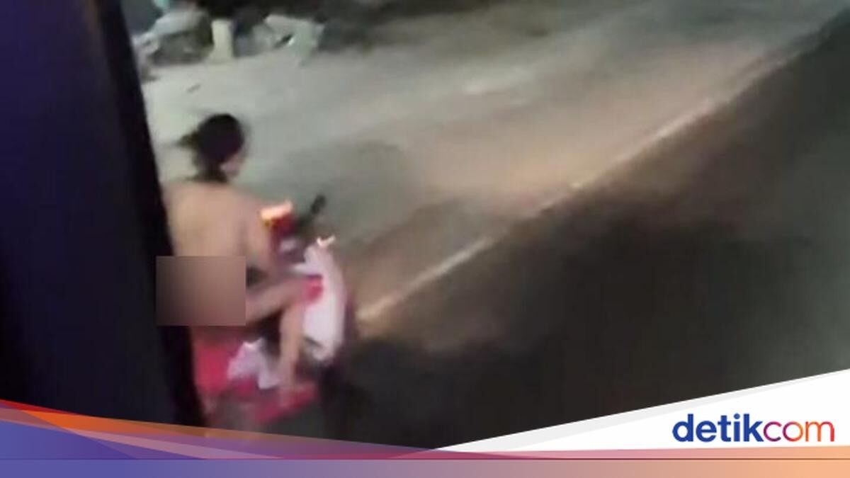 Hebol Pria ODGJ Nyetir Motor Sambil Bugil di Lamongan, Sempat Dikira Penjahat