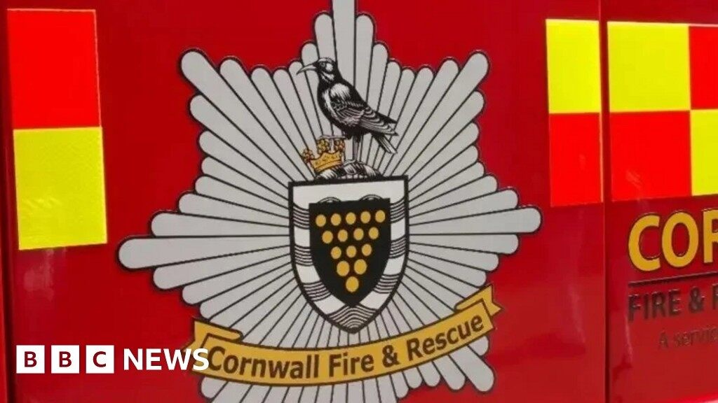 Firefighters tackling large fire near A39 in Cornwall