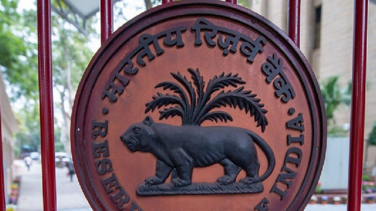 Buying A Car Soon? Here's How RBI's Repo Rate Decision Affects Your Loan