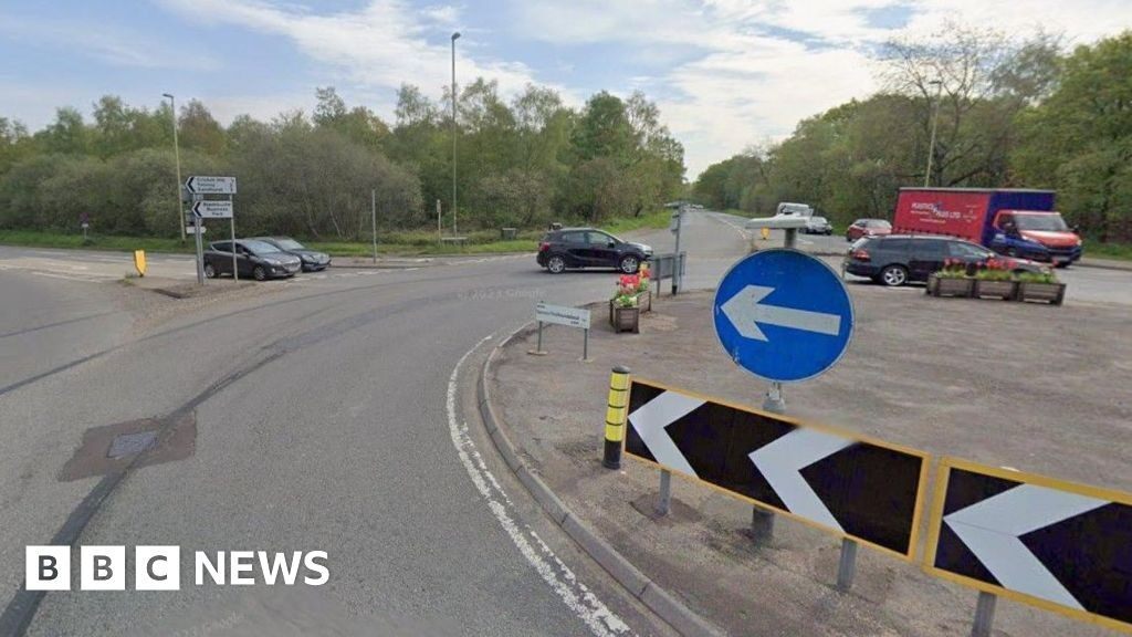 Man arrested after 18-year-old dies in Yateley car crash
