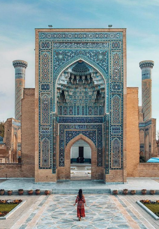 Woman Approaches Historic Islamic Monument — Beauty