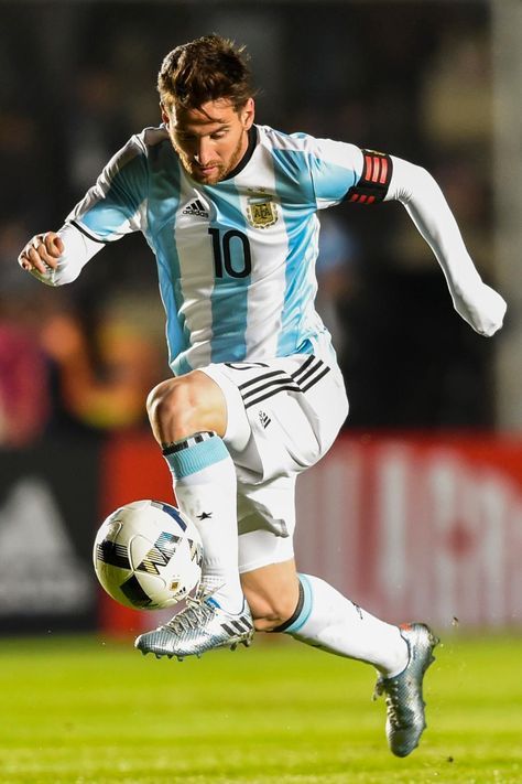Lionel Messi Playing Soccer for Argentina